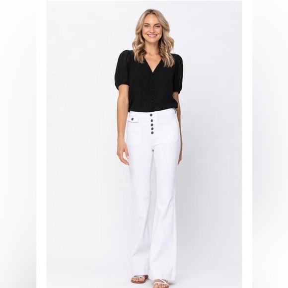 Judy Blue White Pocket high waist Flares size 15/32 NWT - Picture 1 of 6